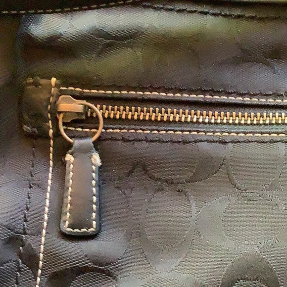 Chic Black Shoulder Bag - Picture 3 of 14